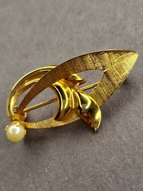 Vintage Gold Filled Brooch with Pearl Accent